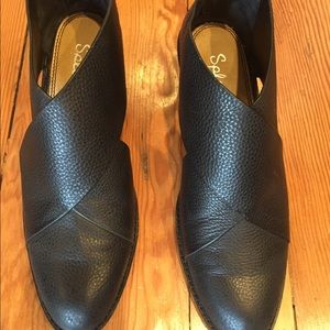 Anthropologie Splendid black leather shoes.